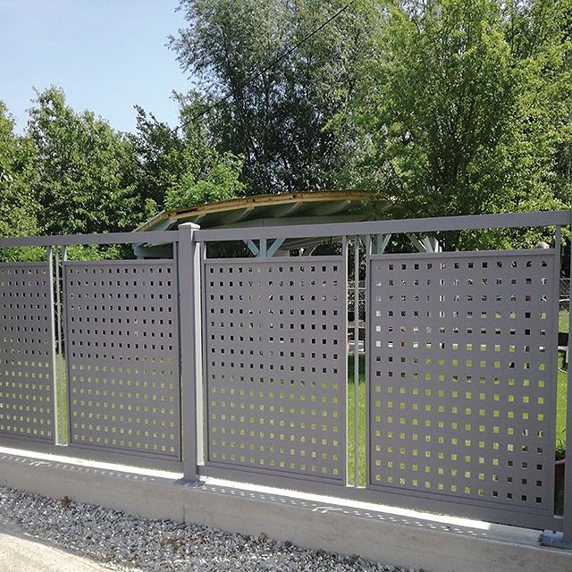 Lochblech-Zaun Wienerwaldsee | Metallbauer aus Österreich